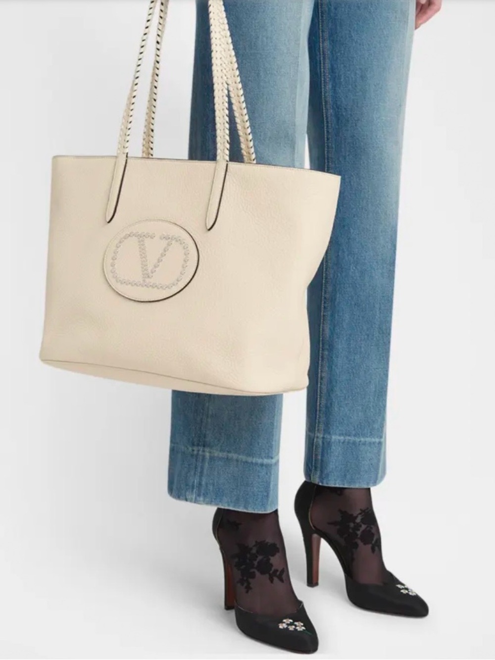 Valentino Garavani
Avec Toi Rivet VLOGO Leather Tote Bag
